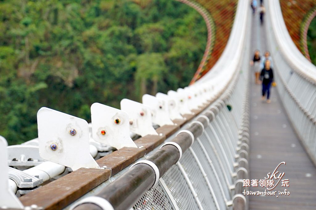 屏東景點推薦-全國最長臥床式【山川琉璃吊橋】