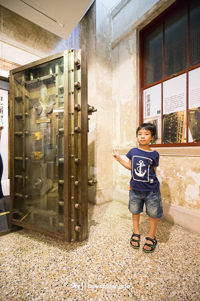 【國立臺灣博物館土銀展示館】台北雨天景點推薦雨天.門票.導覽停車.恐龍化石2024