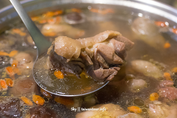 台北美食推薦-中山消夜.聚餐【維吾爾新疆烤肉】食尚玩家介紹