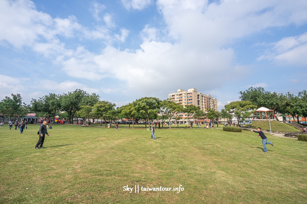 桃園親子景點【陽明運動公園】毛毛蟲特色溜滑梯