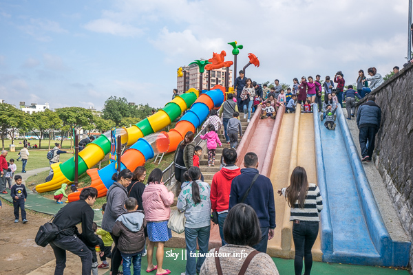 桃園親子景點【陽明運動公園】毛毛蟲特色溜滑梯