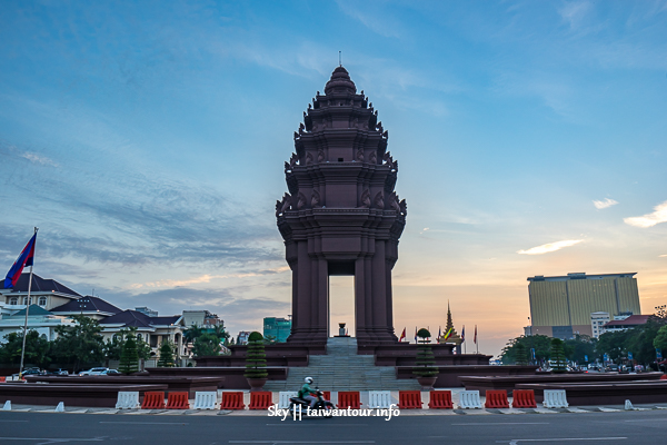 【柬埔寨深度．快樂船六天五夜】第六天：金邊-獨立紀念碑