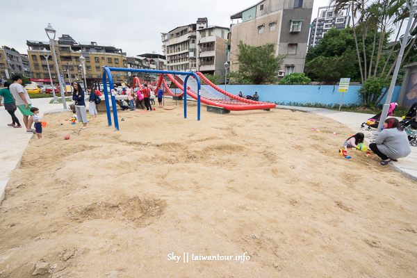 新北市親子景點【佳和公園】中和大型波浪攀爬網