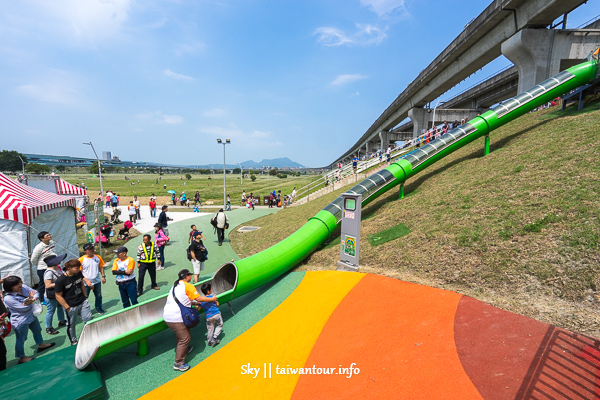 新北親子景點【大臺北都會公園幸運草地景溜滑梯】捷運三重站