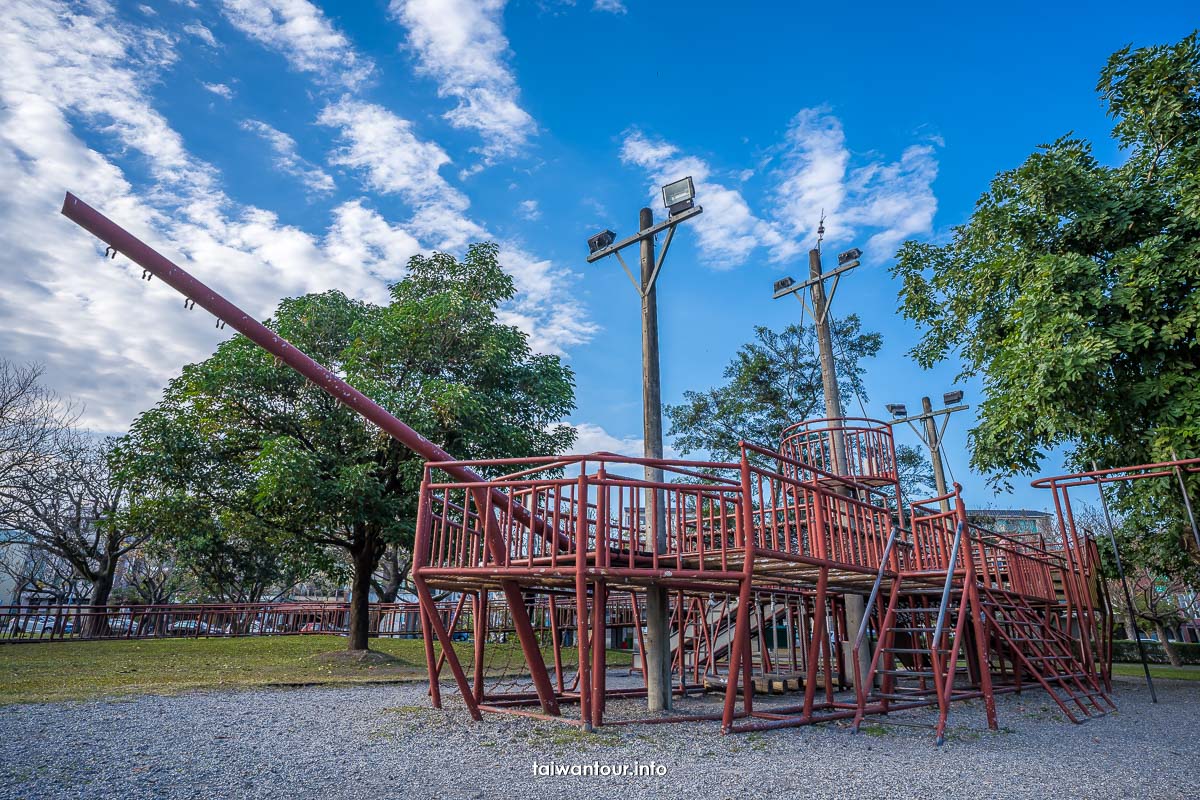 【宜蘭運動公園】宜蘭親子景點火車.機器人.戰艦溜滑梯