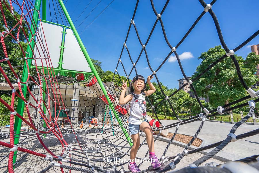 【錦和運動公園】中和親子景點三樓高滾輪溜滑梯.沙坑