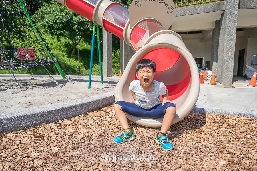 【錦和運動公園】中和親子景點三樓高滾輪溜滑梯.沙坑