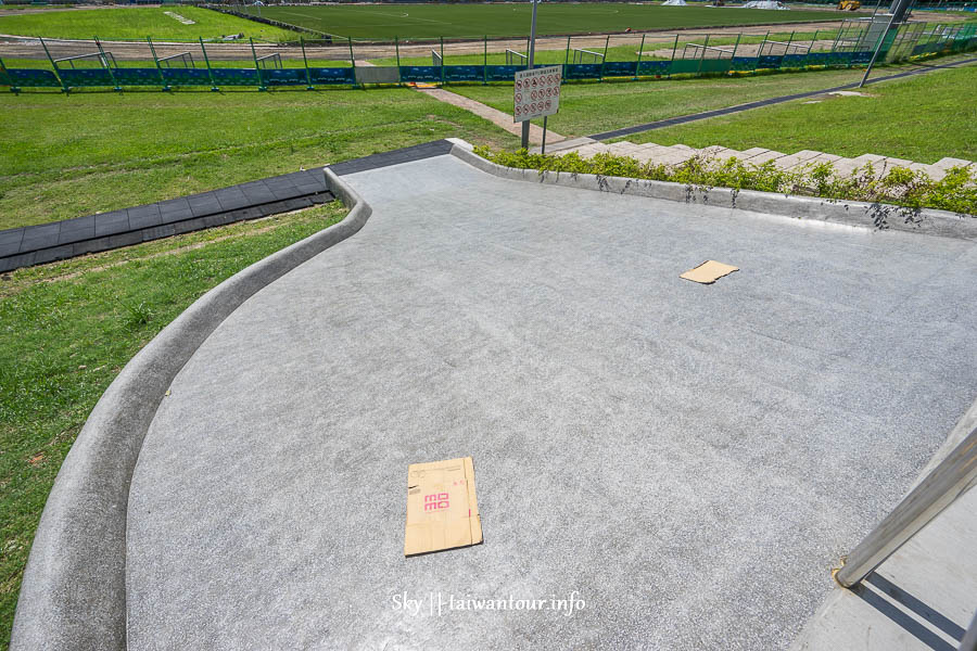 【錦和運動公園】中和親子景點三樓高滾輪溜滑梯.沙坑