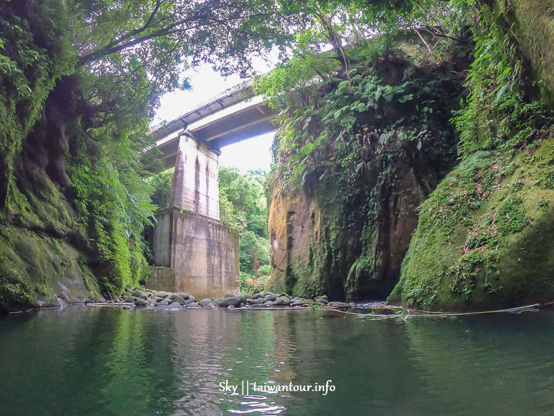 台北秘境景點石碇【蚯蚓坑】SUP立槳.交通路線.怎麼去.停車.108/5/27已封閉！