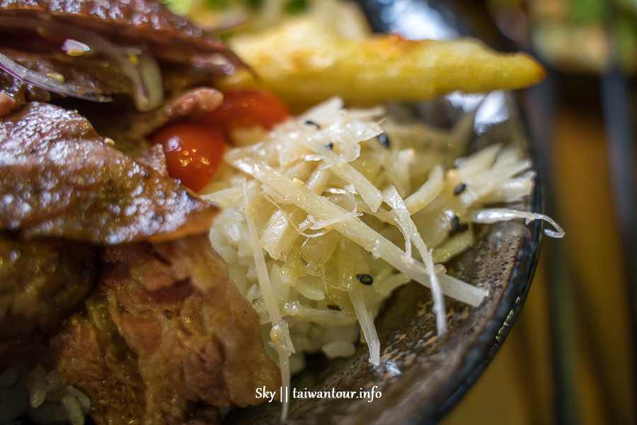 汐止美食推薦【十月初二烤肉丼飯】必吃牛排丼飯高CP值