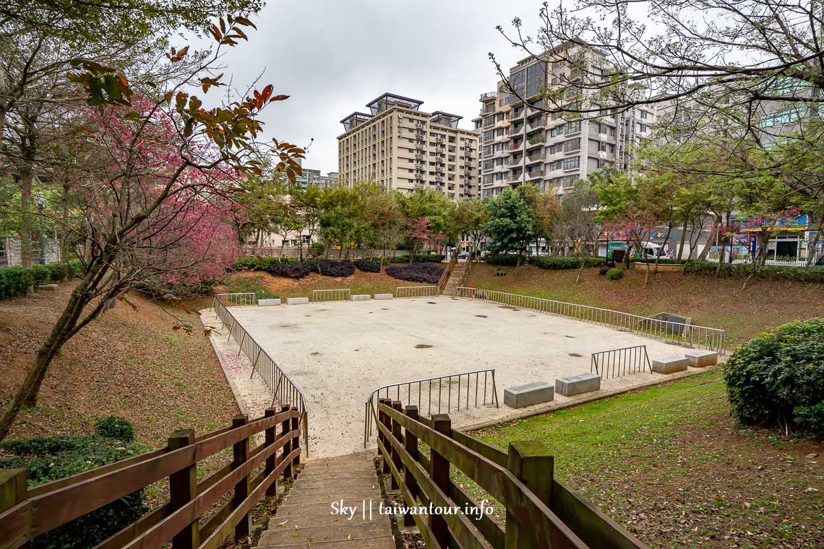 【翰林.井泉公園】林口特色溜滑梯親子景點.攀爬架.水畫牆