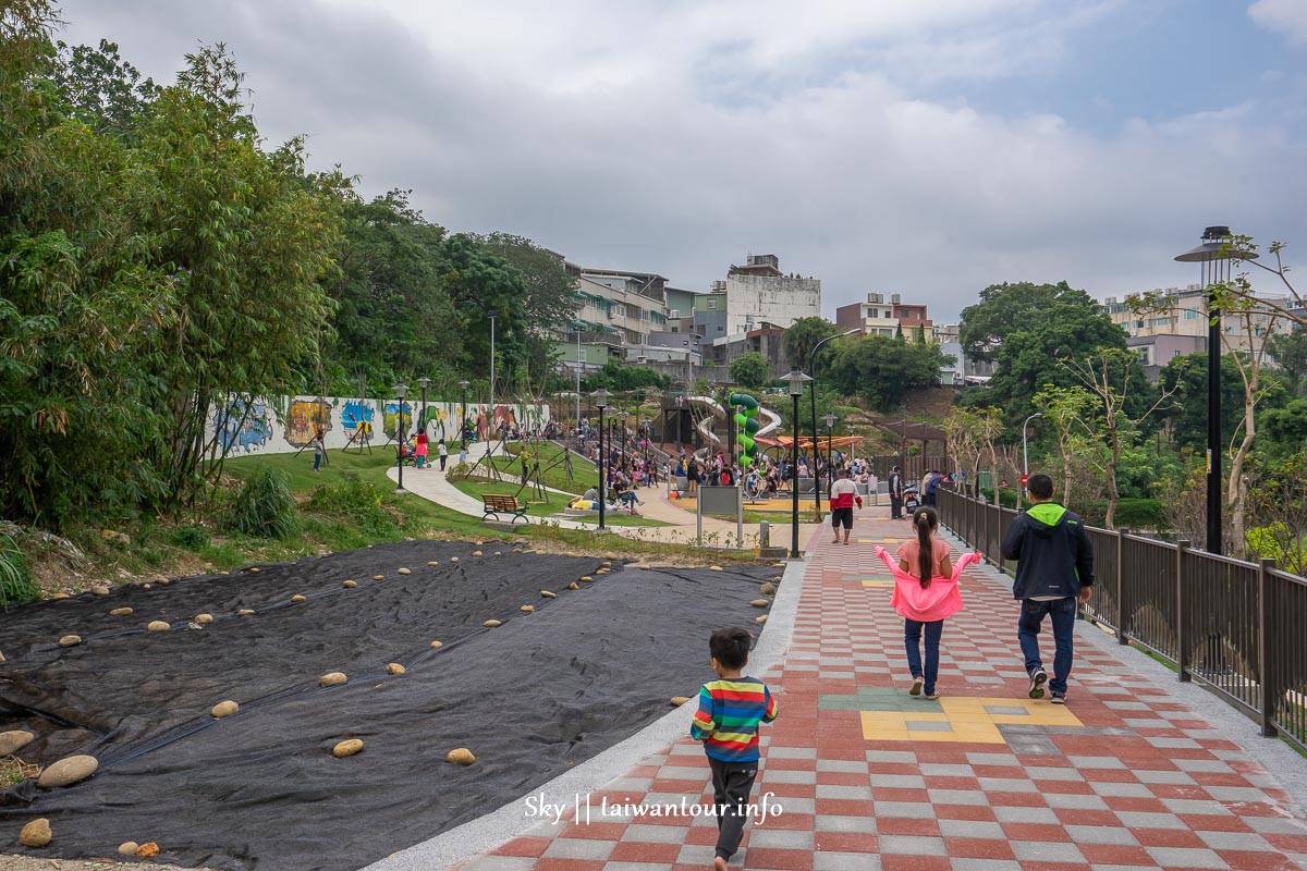 新北免費景點【鶯歌永吉公園】親子特色公園怎麼去.炮仗花季