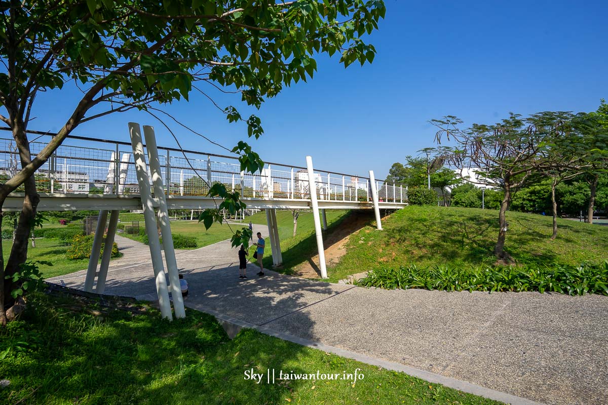 桃園平鎮【新勢公園】兒童遊戲場親子景點.共融式遊具