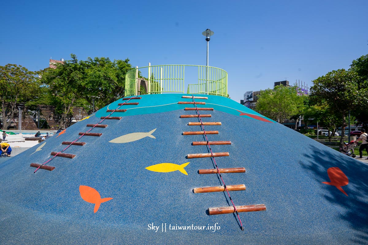 桃園平鎮【新勢公園】兒童遊戲場親子景點.共融式遊具