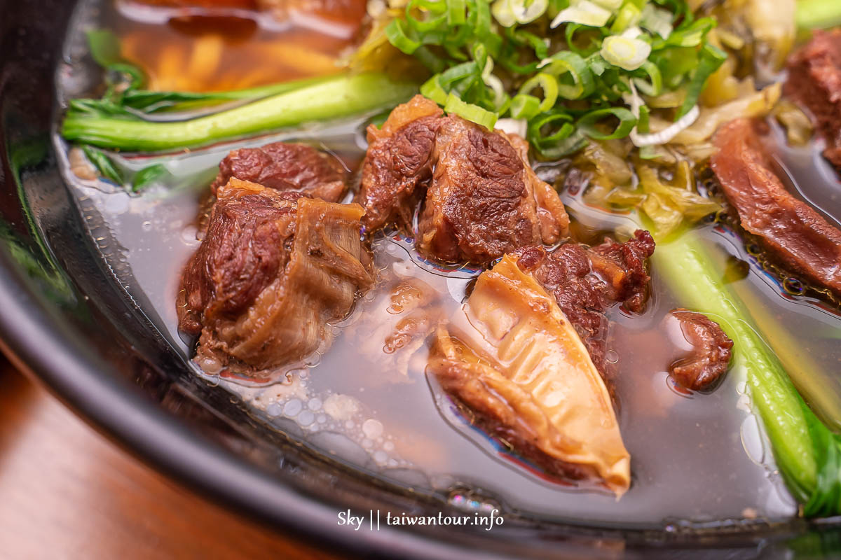 嘉義美食推薦【中正大四喜牛肉麵(旗艦店)】小菜珍珠奶茶吃到飽親子餐廳