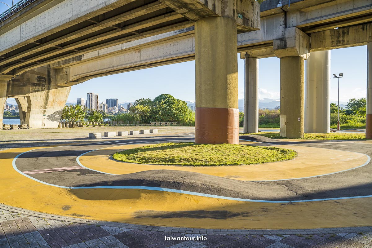 【鴨鴨公園地景藝術展】新北親子景點.交通.地址