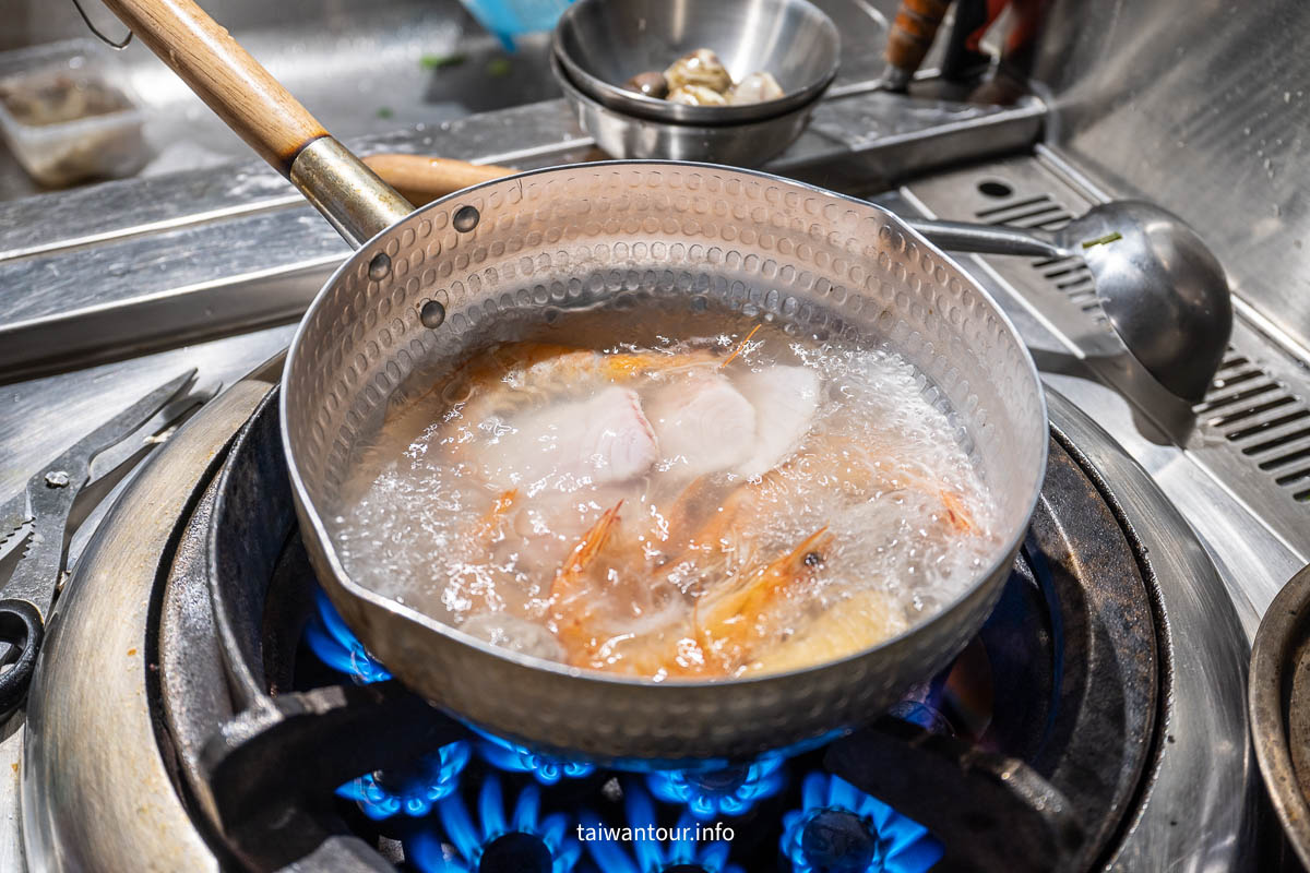 【滷味灶咖】台北成功中繼市場海鮮米線美食推薦