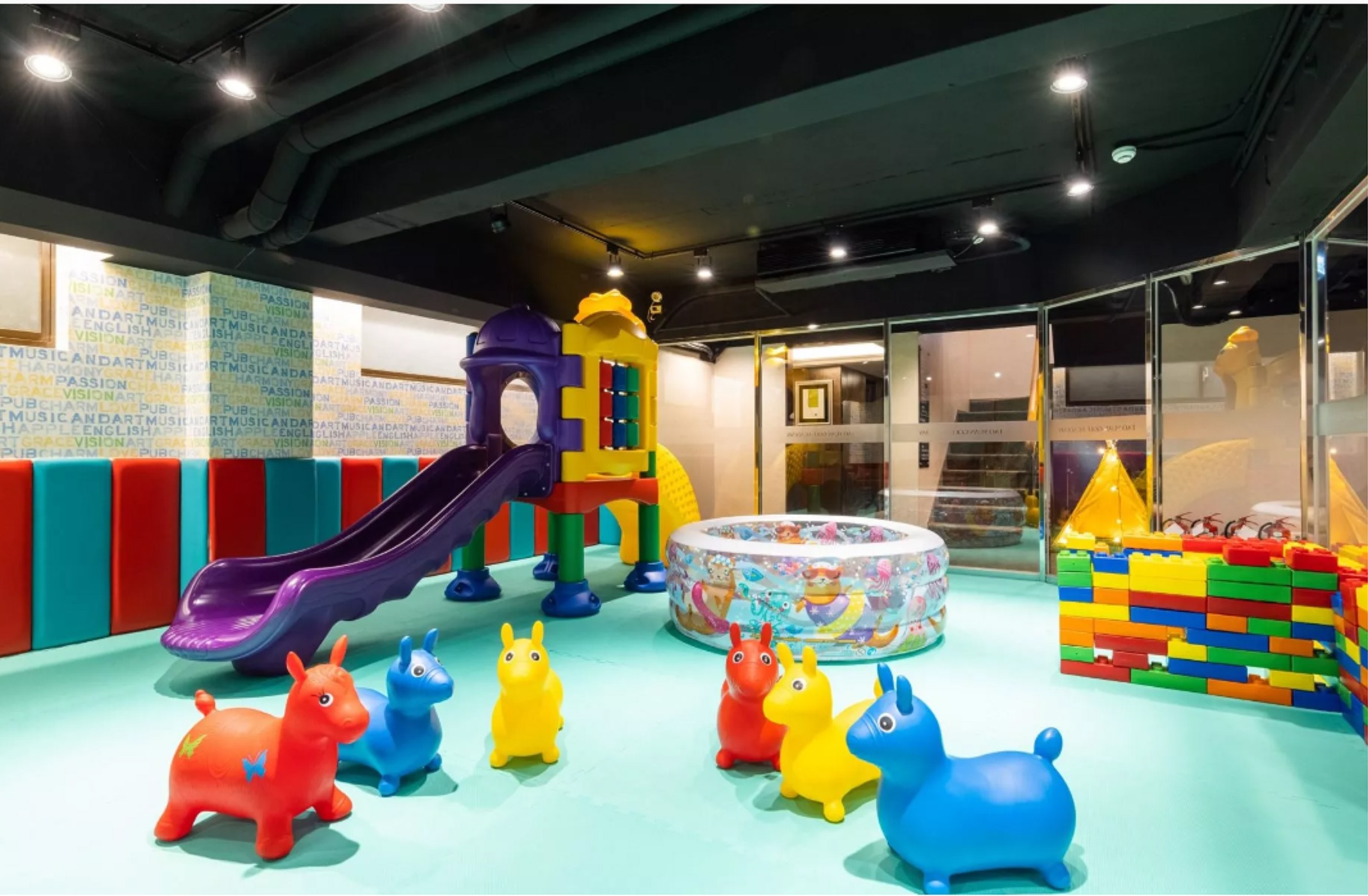 【桃園朋趣豪華露營車】親子住宿推薦.價格 【桃園朋趣豪華露營車】親子住宿推薦.價格