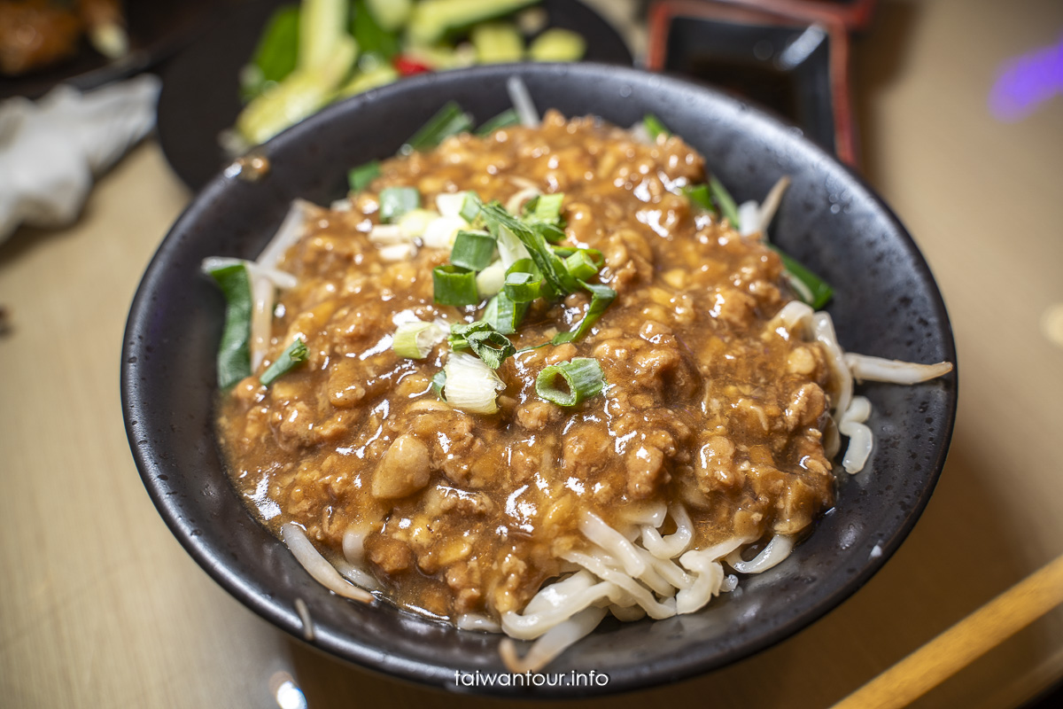 【內餡交易】林口美食推薦. 鮮蝦雲吞.炸醬麵.汕頭麵