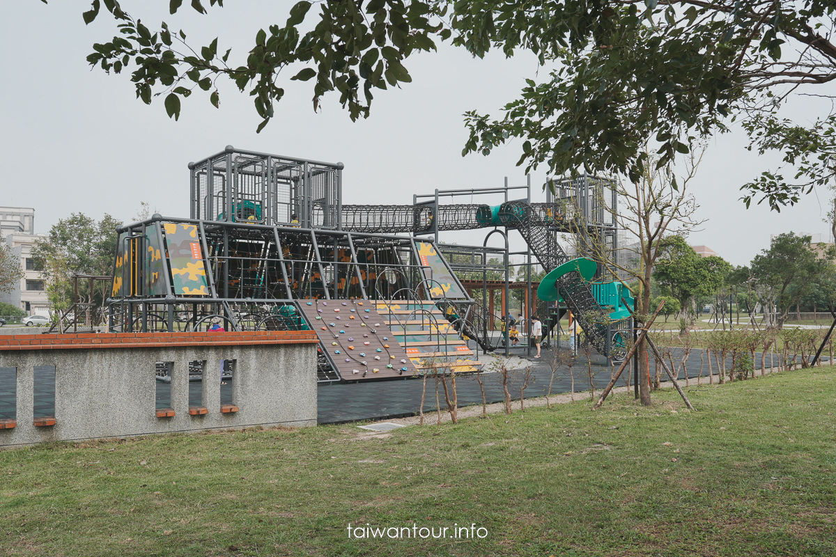 【湖口公五特色公園】新竹親子景點推薦.裝甲車遊戲場