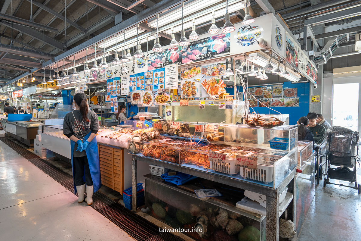 【泊港漁市場】日本沖繩那霸生魚片丼飯美食推薦