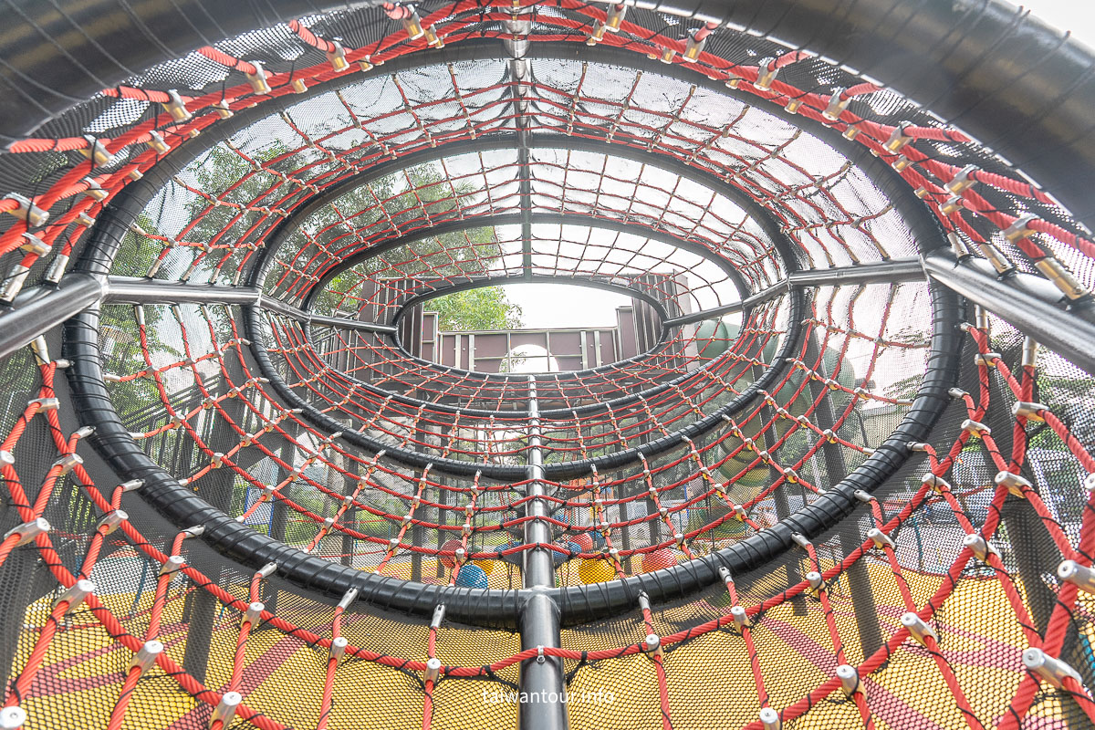 【永寧廣場親子跑酷遊戲場】土城親子景點