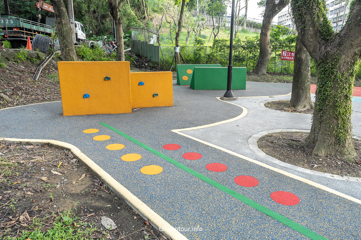 【永寧廣場親子跑酷遊戲場】土城親子景點