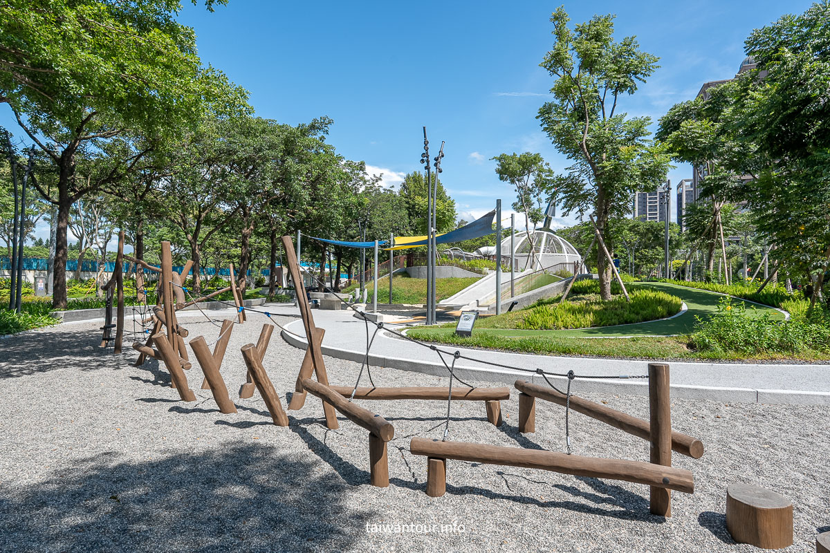 【龍潭運動公園兒童遊戲場】軍事主題特色公園！