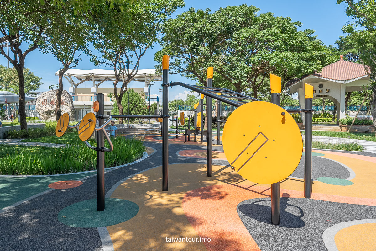 【龍潭運動公園兒童遊戲場】軍事主題特色公園！