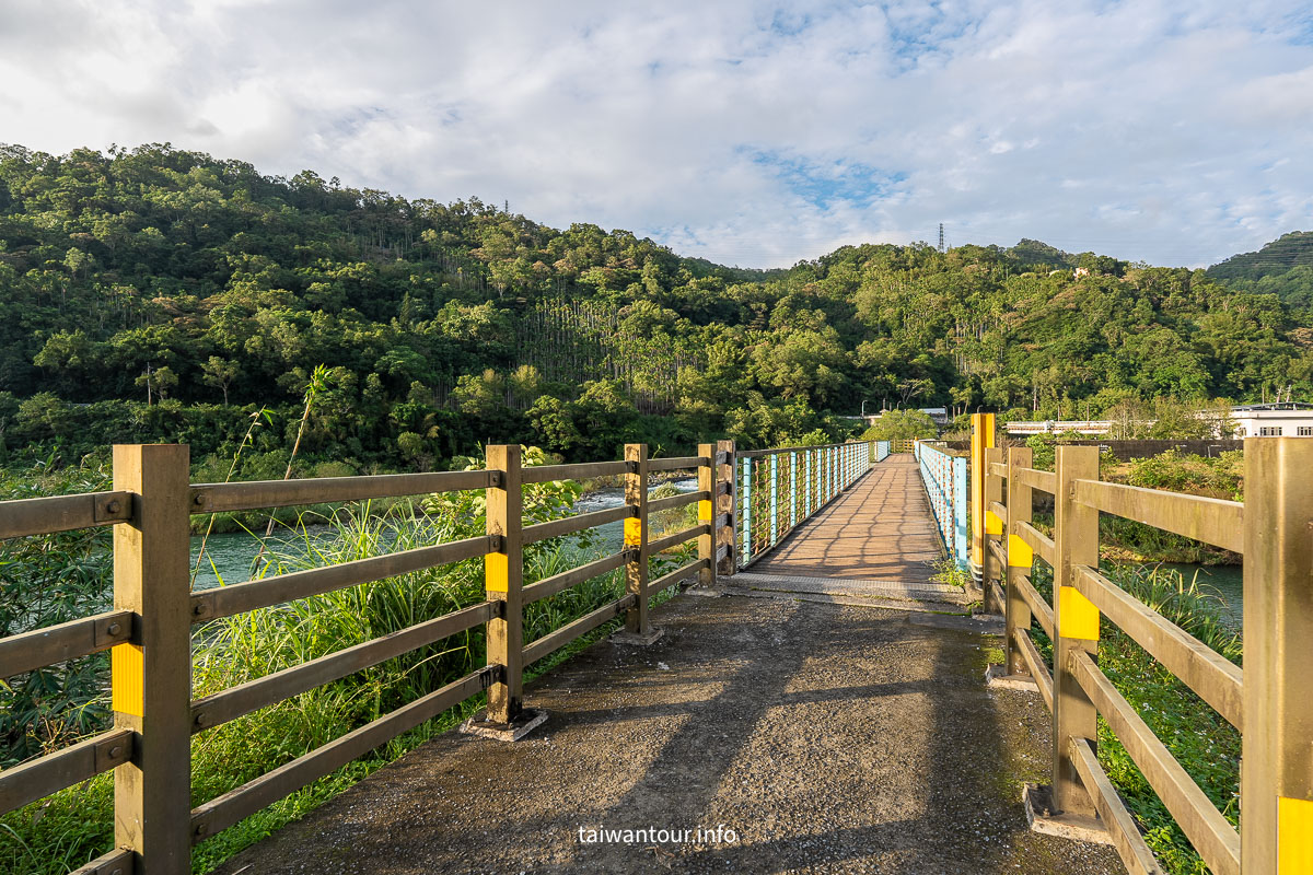 【逮魚堀溪自行車道】新北坪林景點推薦親子觀魚步道