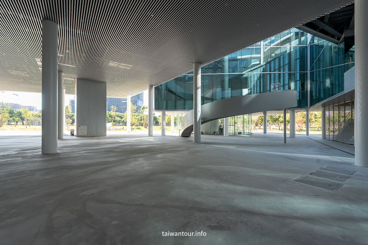 【綠美圖】臺中市立圖書館總館.水湳中央公園一日遊必訪亮點、交通、親子攻略