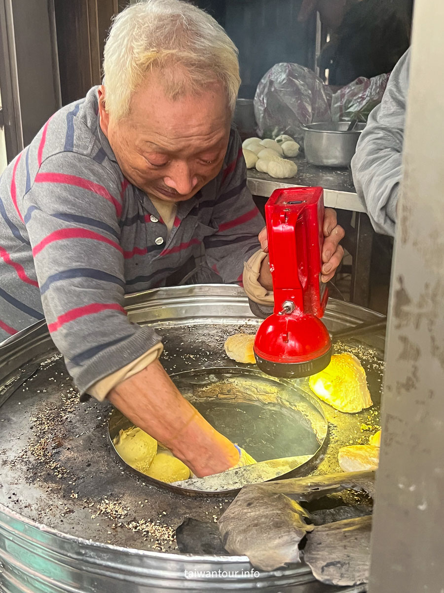 【基隆鐵路邊胡椒餅】孝三路胡椒餅基隆必吃小吃