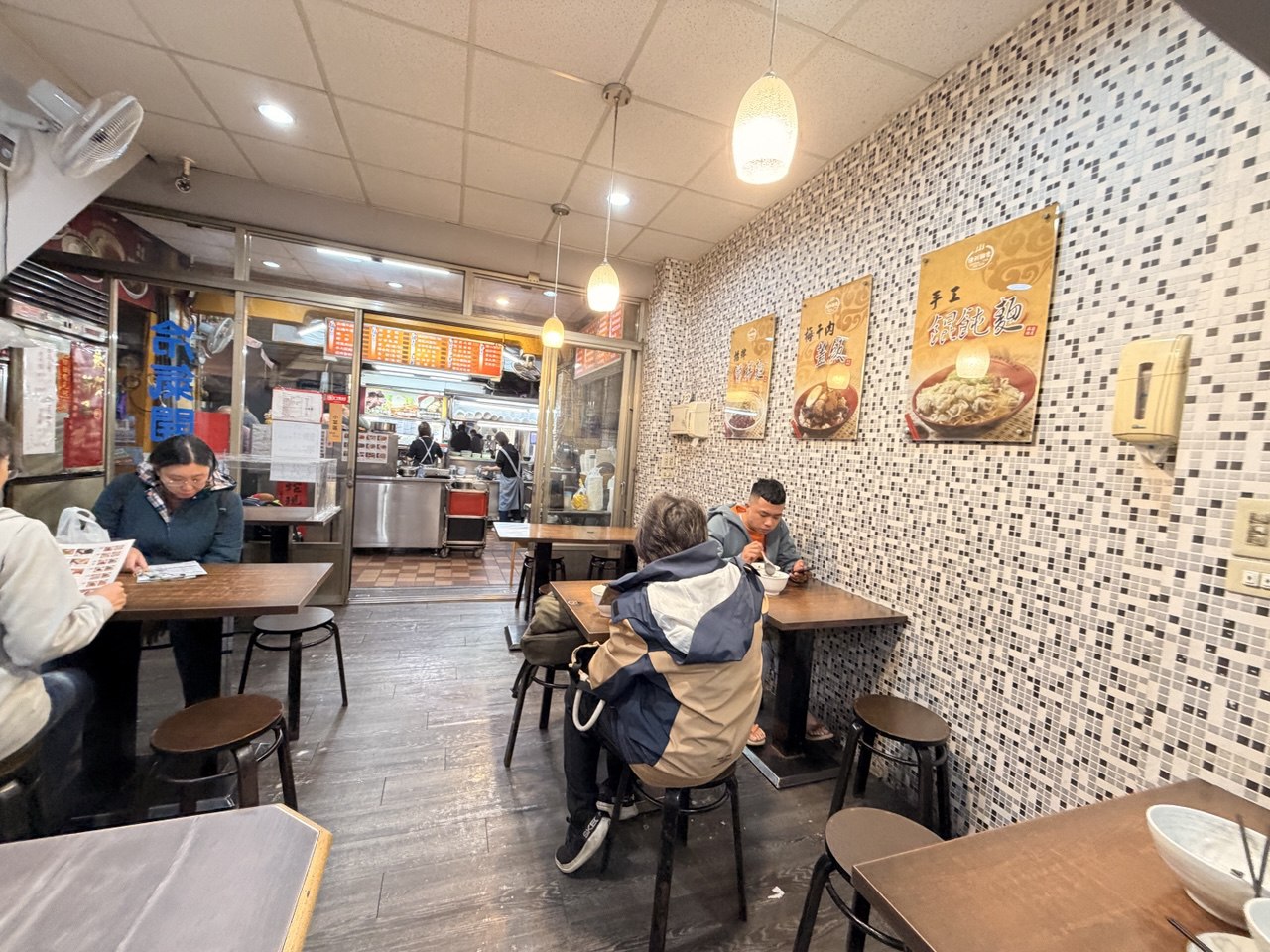 【德利麵食】繼光街百年老宅 x 銷魂梅干扣肉飯.台中車站美食推薦