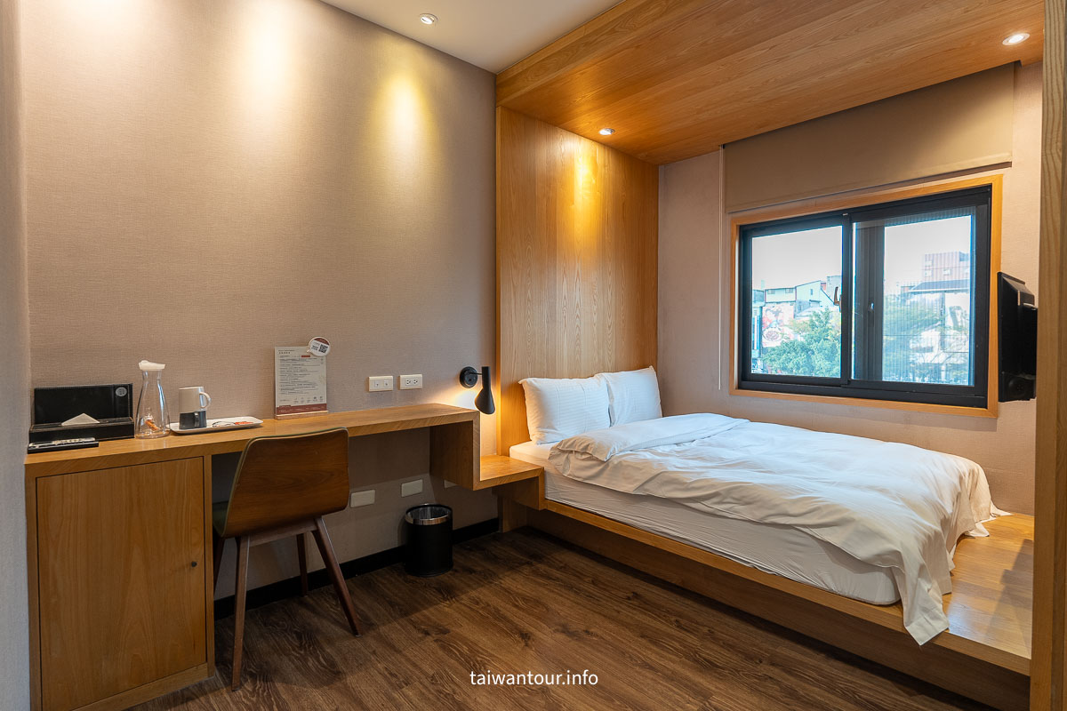 【葉綠宿・一中漫走】台中一中街商圈住宿.高CP值