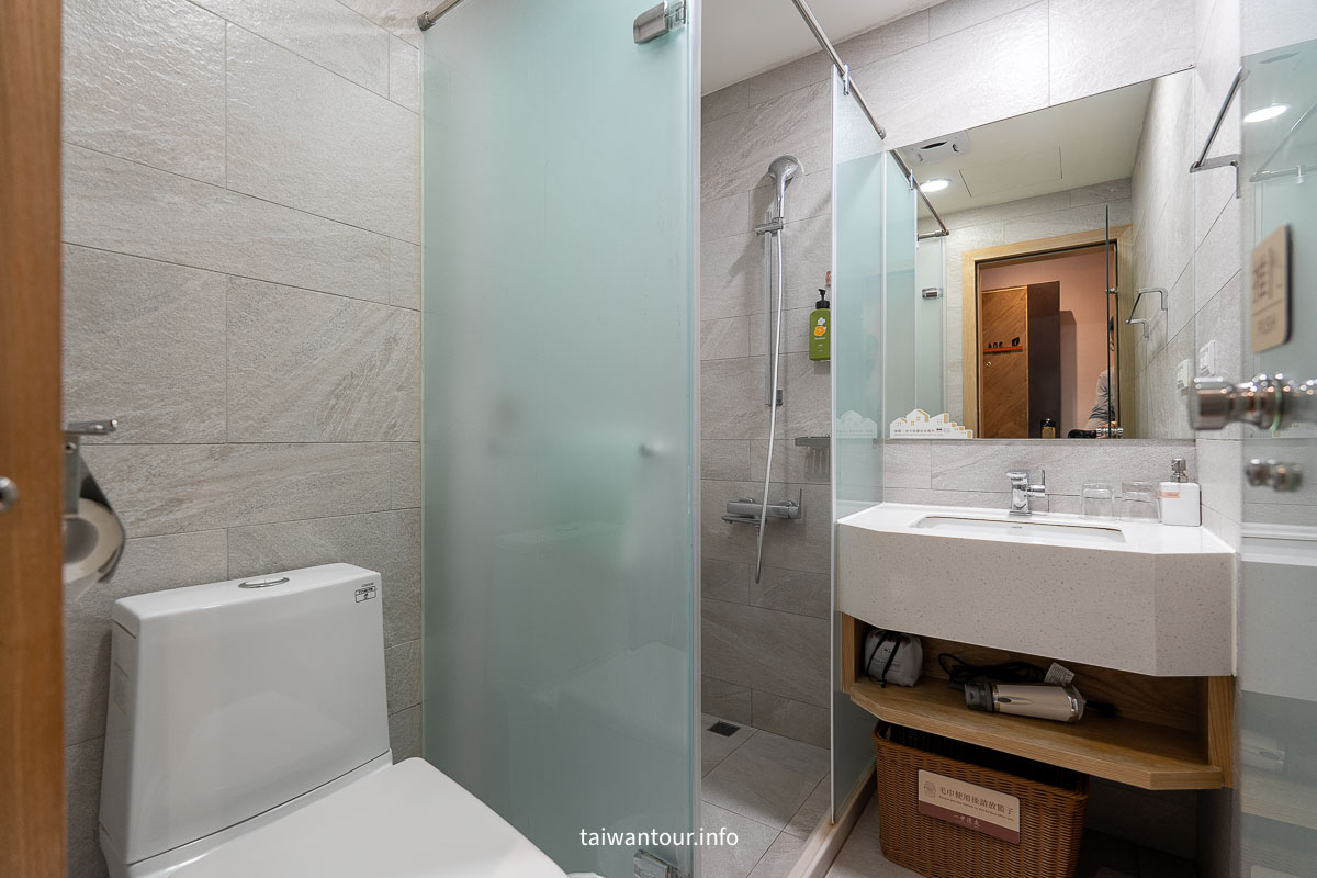 【葉綠宿・一中漫走】台中一中街商圈住宿.高CP值