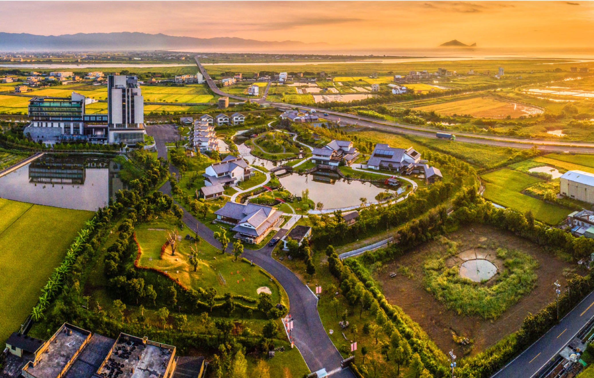 【綠舞國際觀光飯店】免飛日本！日式庭園、豪華海景房、萌寵互動X親子體驗懶人包