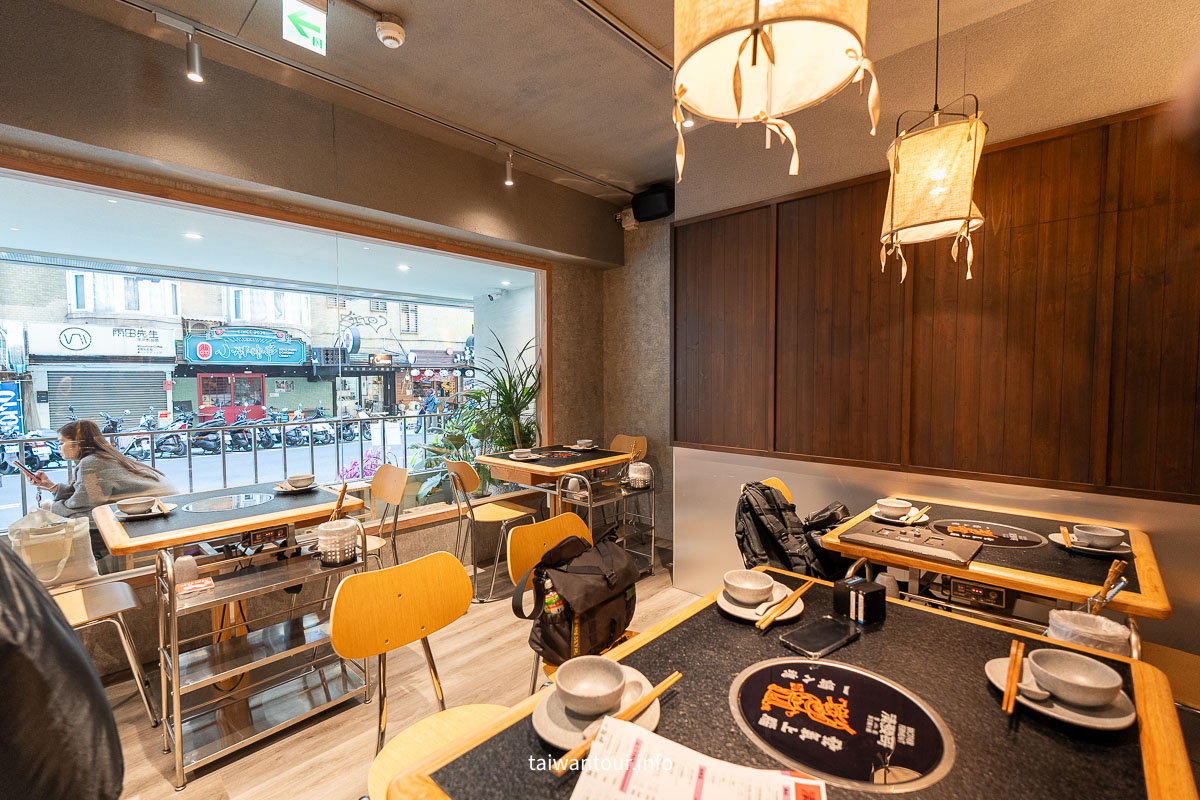 【滇發哥雲南臭豆腐火鍋/百香果酸湯鍋】台北東區忠孝敦化站美食推薦