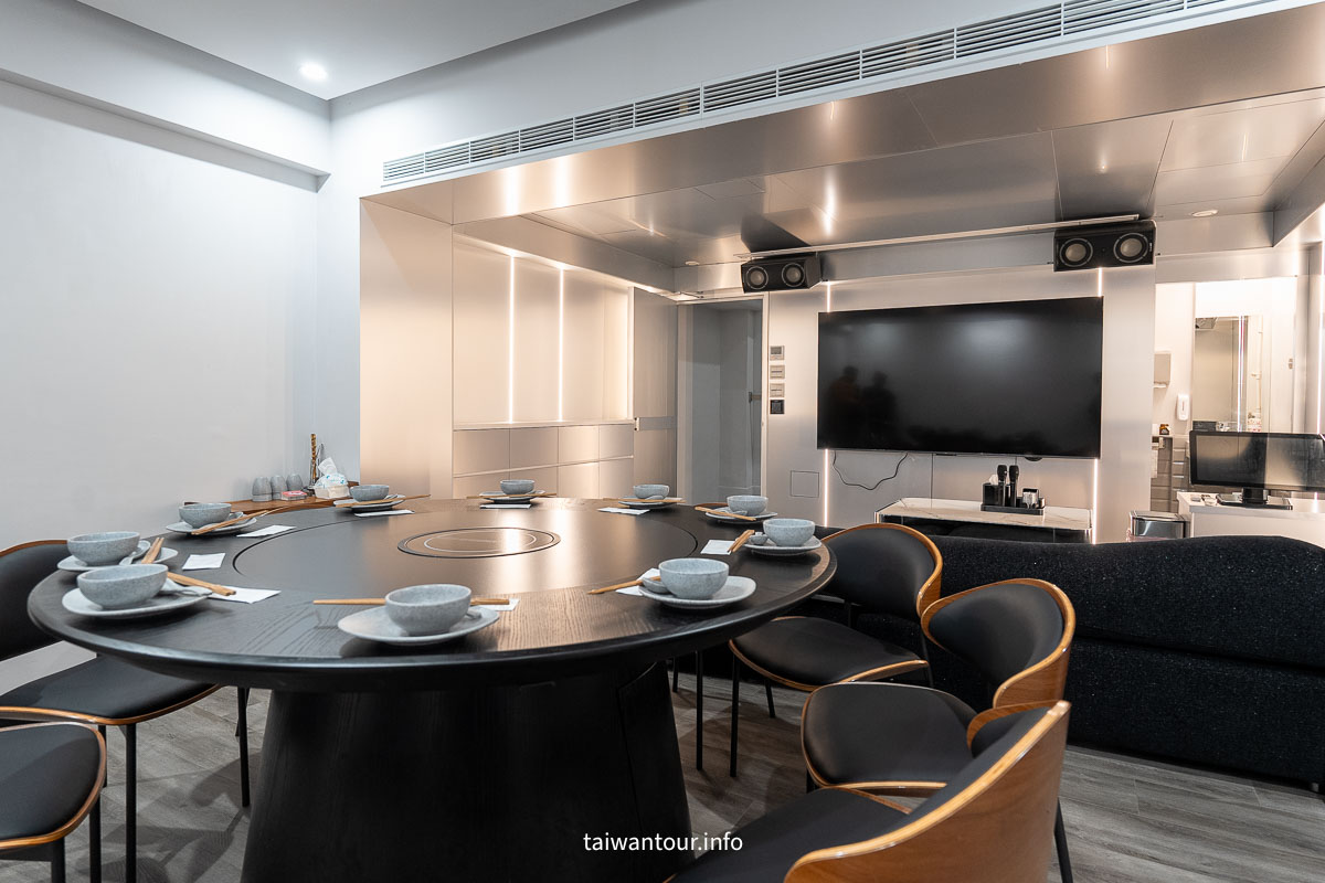 【滇發哥雲南臭豆腐火鍋/百香果酸湯鍋】台北東區忠孝敦化站美食推薦 【滇發哥雲南臭豆腐火鍋/百香果酸湯鍋】台北東區忠孝敦化站美食推薦