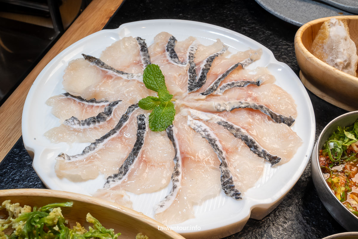 【滇發哥雲南臭豆腐火鍋/百香果酸湯鍋】台北東區忠孝敦化站美食推薦 【滇發哥雲南臭豆腐火鍋/百香果酸湯鍋】台北東區忠孝敦化站美食推薦