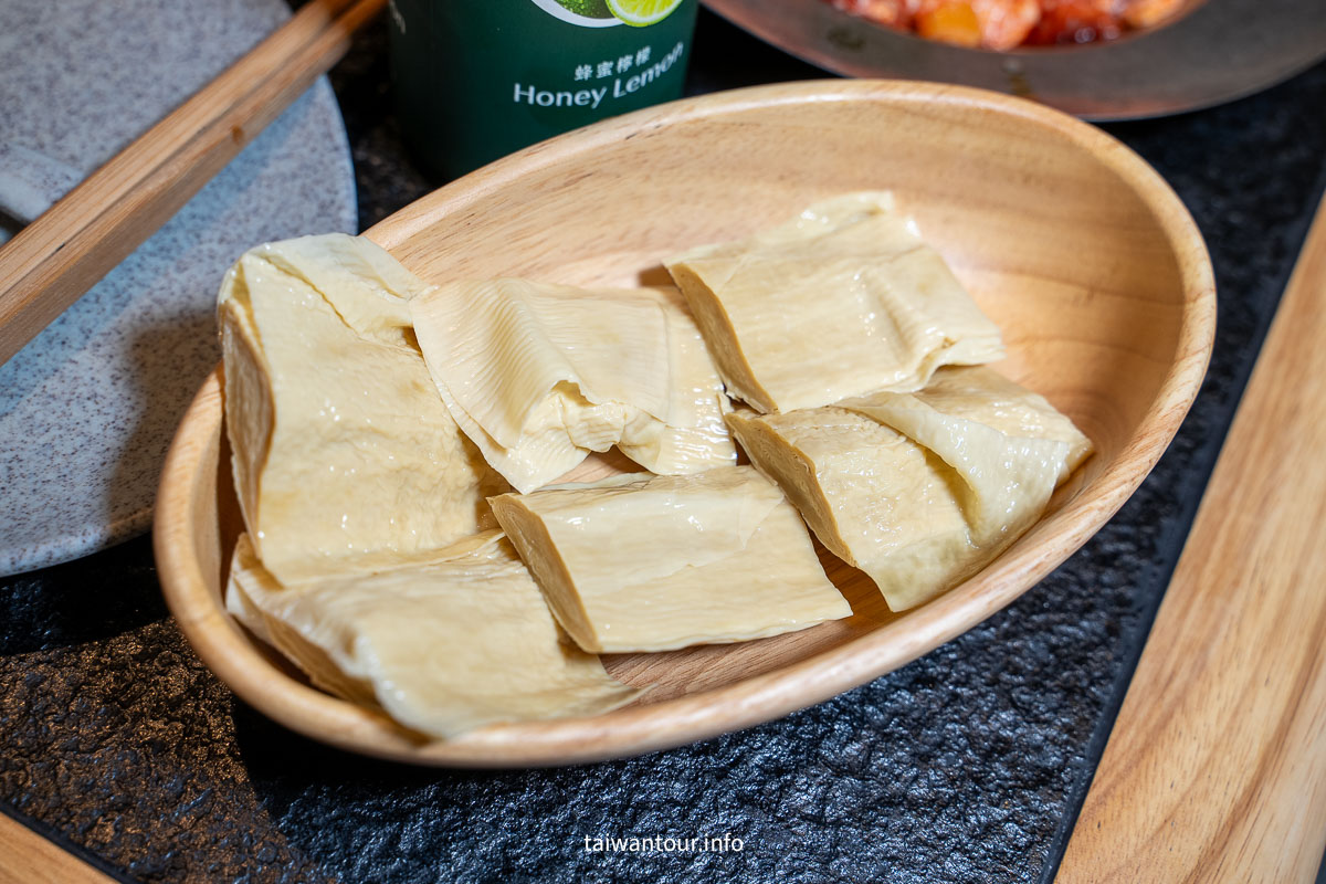 【滇發哥雲南臭豆腐火鍋/百香果酸湯鍋】台北東區忠孝敦化站美食推薦 【滇發哥雲南臭豆腐火鍋/百香果酸湯鍋】台北東區忠孝敦化站美食推薦