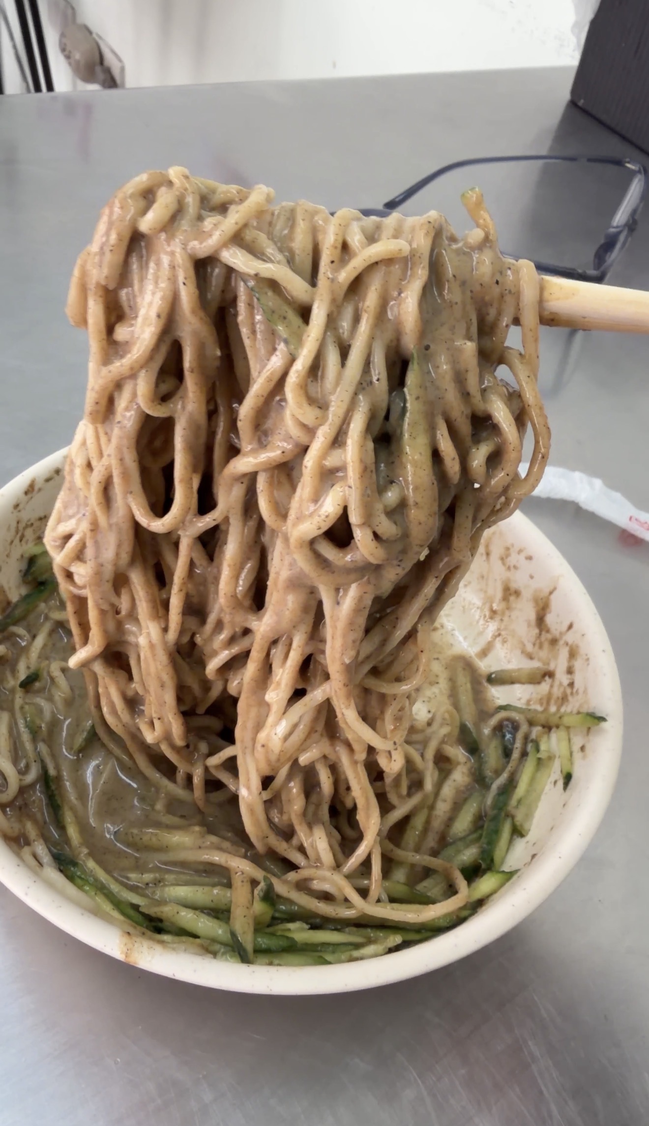 【鴻元涼麵】三重在地人才知極濃黑芝麻醬.手工水餃.炒飯必點！