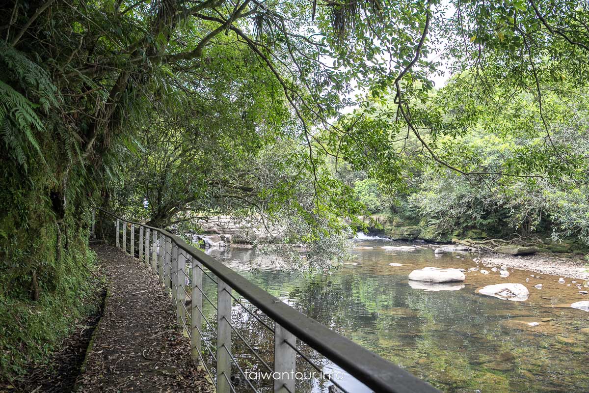 【虎豹潭古道】北台灣小九寨溝！碧綠溪水.森林系步道.雙溪一日遊攻略