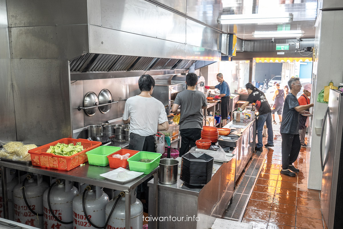 【小老闆海鮮料理代客料理(阿雪姨)】衝大溪漁港必吃！現撈海鮮、客製化現炒