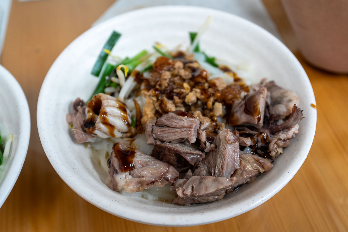 【元福麵館】苗栗傳統客家粄條與古早味香濃油蔥香 【元福麵館】苗栗傳統客家粄條與古早味香濃油蔥香