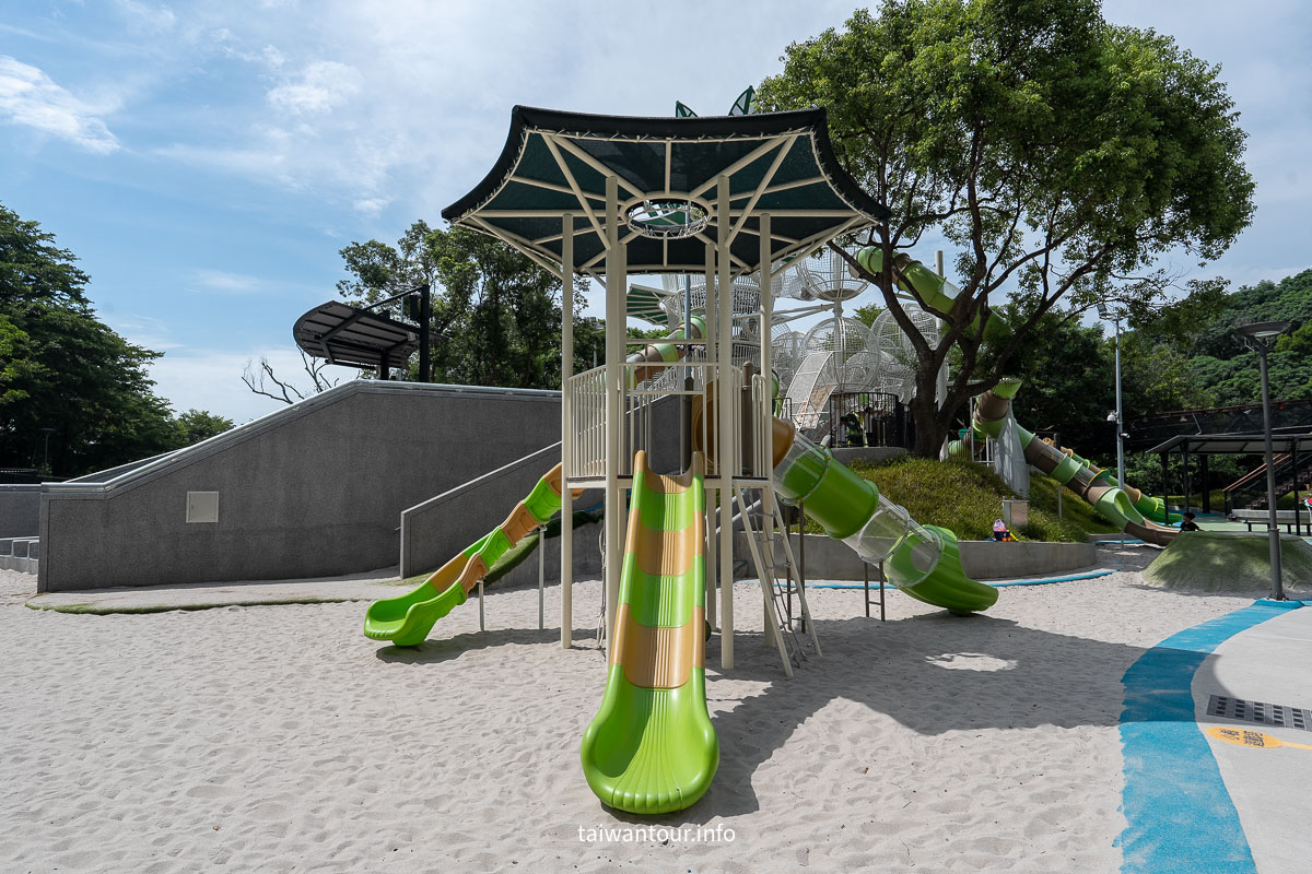 【清水古溜遊戲場】鰲峰山全台最多溜滑梯公園! 【清水古溜遊戲場】鰲峰山全台最多溜滑梯公園!