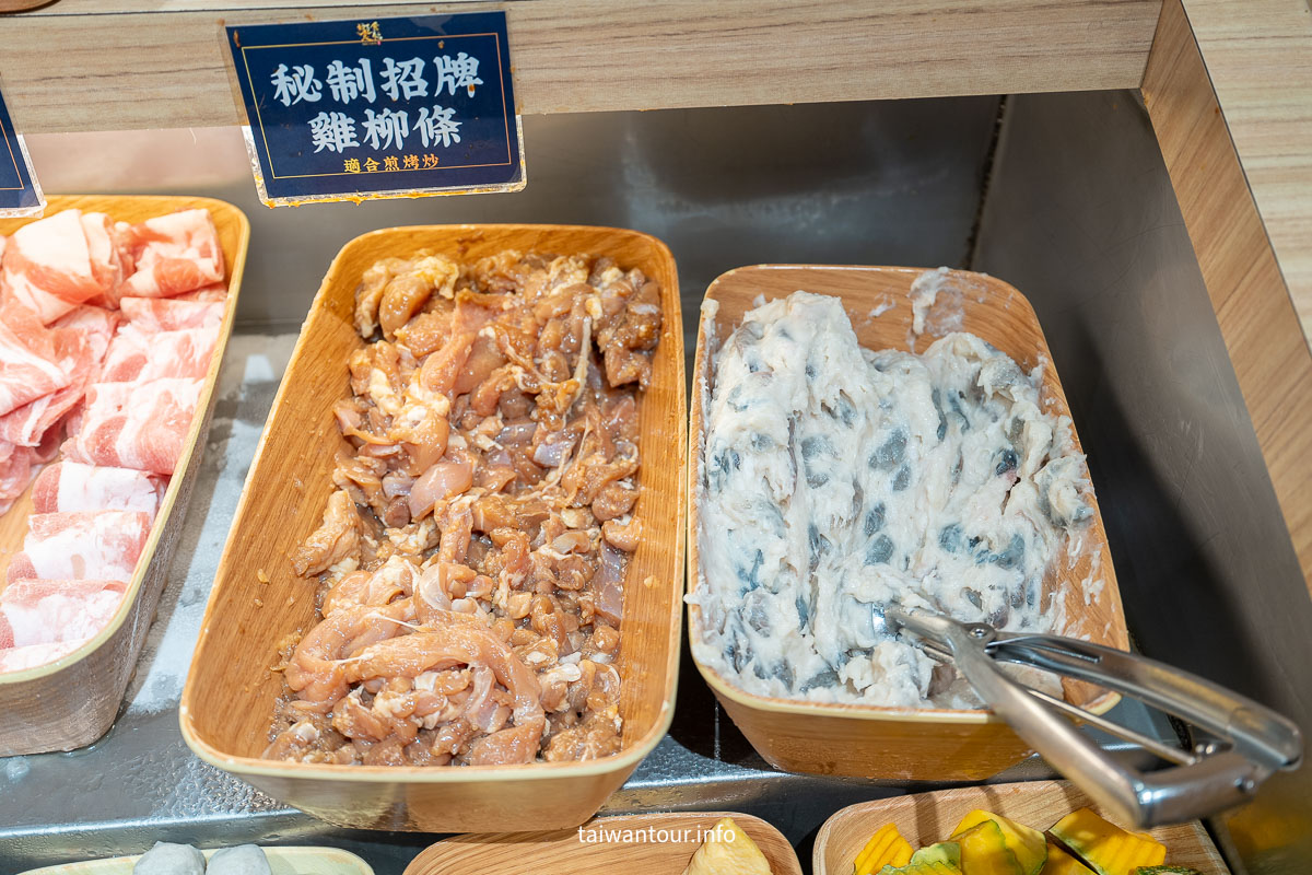 【饗食鍋吃到飽】獨創「雙享鴛鴦鍋+個人燒烤」一鍋兩吃!自助吧蔬菜、冰淇淋、飲料無限享用 【饗食鍋吃到飽】獨創「雙享鴛鴦鍋+個人燒烤」一鍋兩吃!自助吧蔬菜、冰淇淋、飲料無限享用