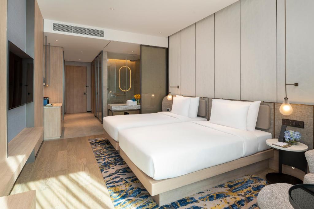【曼谷沙吞日航大酒店 Grand Nikko Bangkok Sathorn】五星級日系奢華飯店，交通、房價、無邊際泳池、周邊美食完整攻略