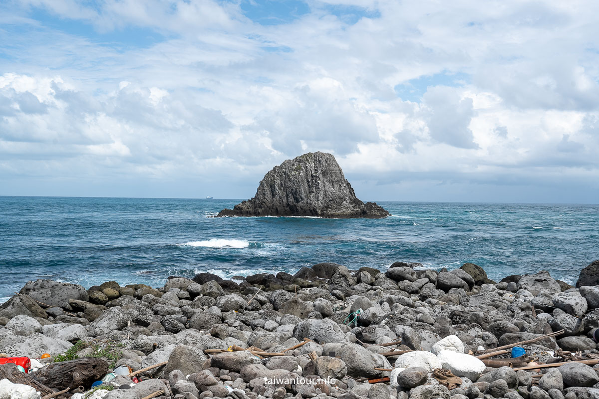 【基隆400島嶼走讀】一日雙島基隆嶼.仁愛市場美食.和平島阿拉寶灣秘境.禾口丘海景 【基隆400島嶼走讀】一日雙島基隆嶼.仁愛市場美食.和平島阿拉寶灣秘境.禾口丘海景