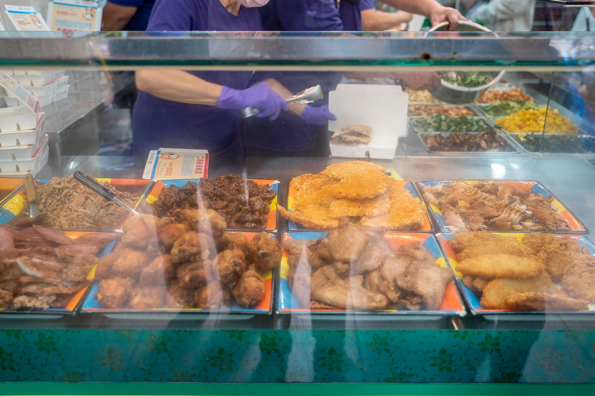 【二哥的店美食館】三重75元平價便當推薦、菜單特色與交通攻略 【二哥的店美食館】三重75元平價便當推薦、菜單特色與交通攻略