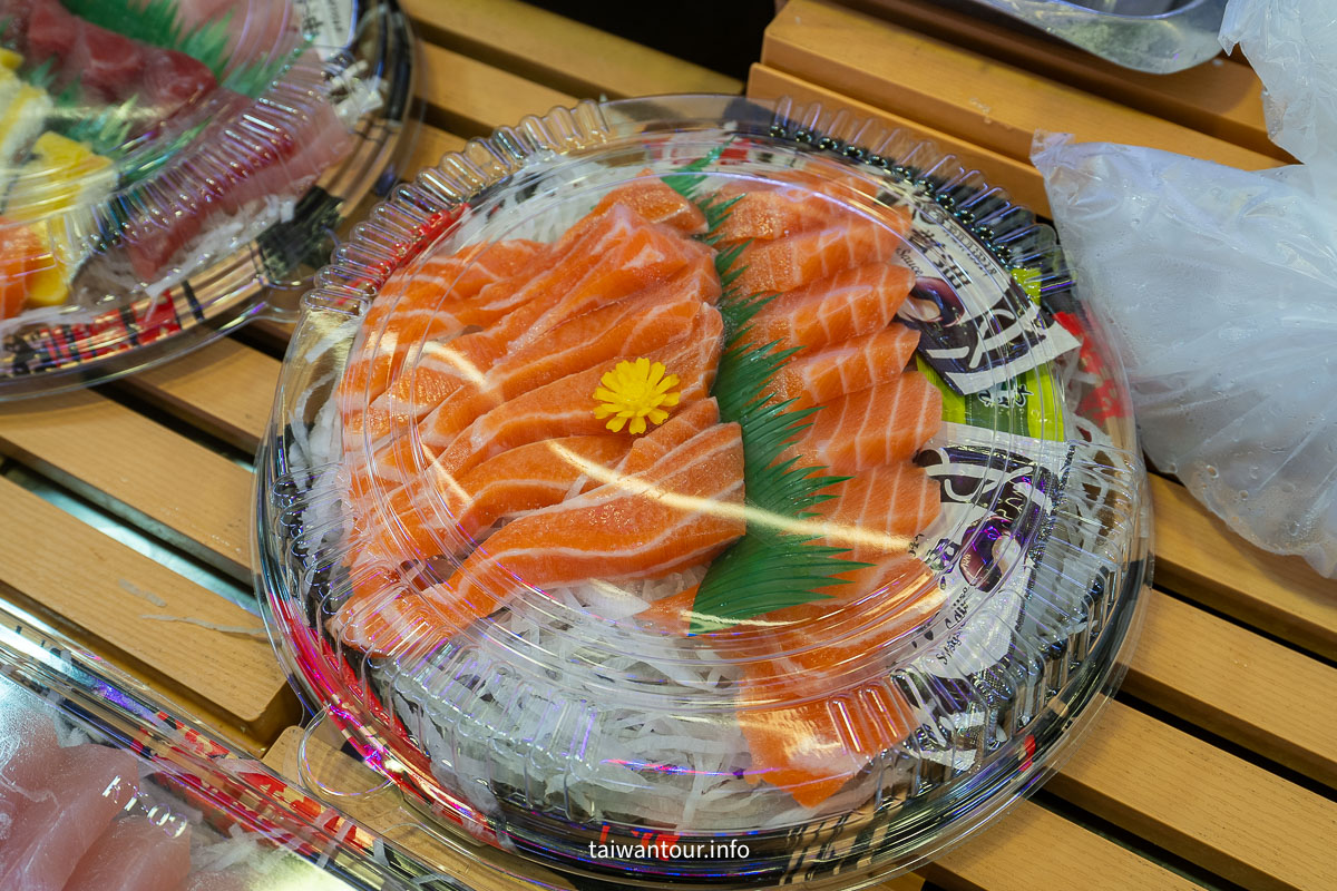 【李周生魚片.南寮漁港】竹風漁市開逛!李周生魚片高CP值必吃攻略、免費烤生蠔太爽啦 【李周生魚片.南寮漁港】竹風漁市開逛!李周生魚片高CP值必吃攻略、免費烤生蠔太爽啦